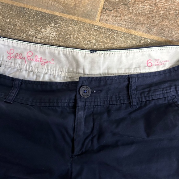 Lilly Pulitzer The Callahan Short Women's Size 6 in Navy Blue - EUC! - Picture 2 of 4